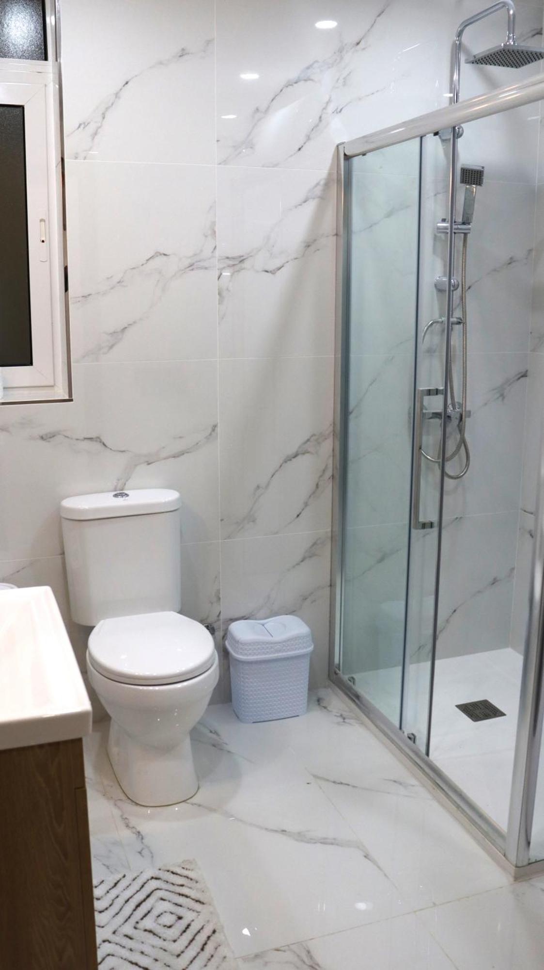 Sc6 - Modern & Spacious 2 Bed *